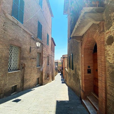La Fonte-With Balcony Close By Piazza Del Campo Сиена Экстерьер фото