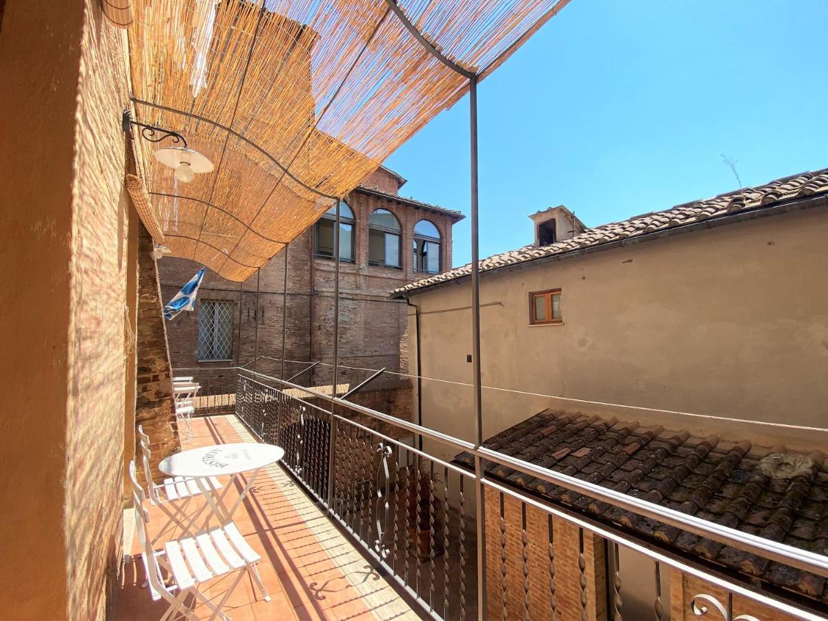 La Fonte-With Balcony Close By Piazza Del Campo Сиена Экстерьер фото