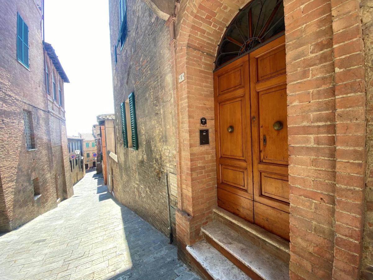 La Fonte-With Balcony Close By Piazza Del Campo Сиена Экстерьер фото